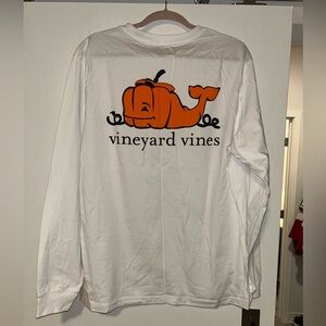Like new Vineyard Vines White Long Sleeve Pumpkin Whale